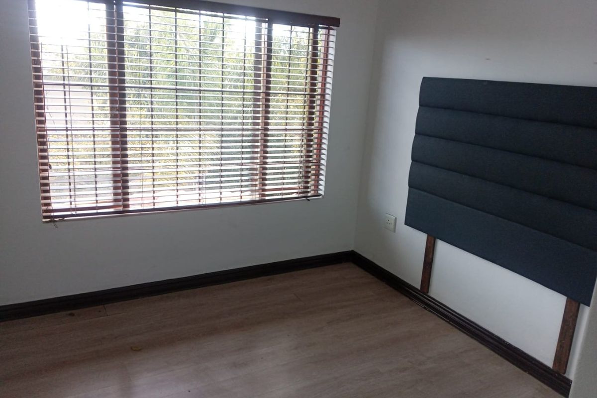 Spacious Free-Standing 2 Bedroom Home To Rent in Kyalami - Photo 4