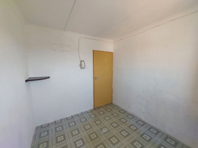 Comfortable 3 Bedroom Home To Let in Glenhills - Photo 7