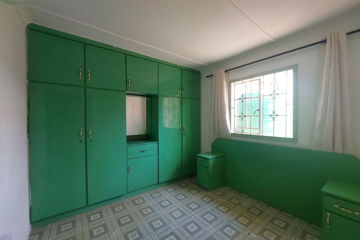 Comfortable 3 Bedroom Home To Let in Glenhills - Photo 5
