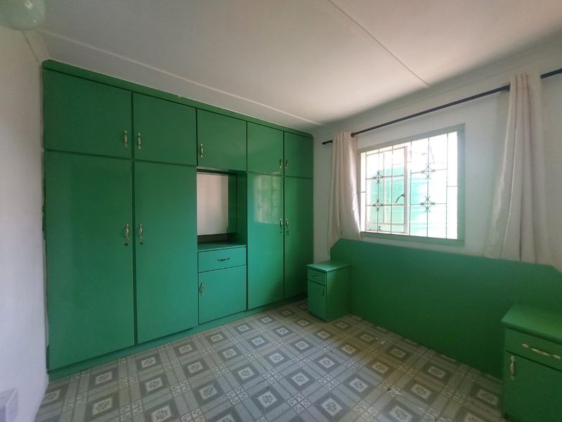 Comfortable 3 Bedroom Home To Let in Glenhills - Photo 5