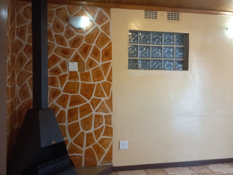 Well maintaned family home close to all amenities. - Photo 3