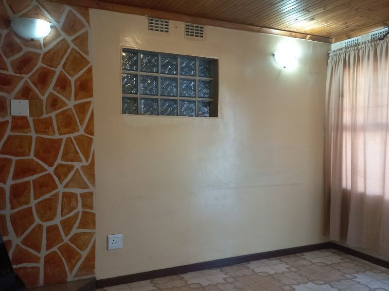 Well maintaned family home close to all amenities. - Photo 4