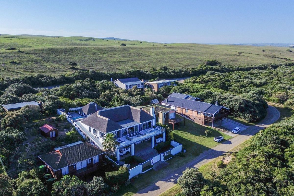 Coastal Luxury Retreat with Uninterrupted Sea Views in Cannon Rocks - Photo 5