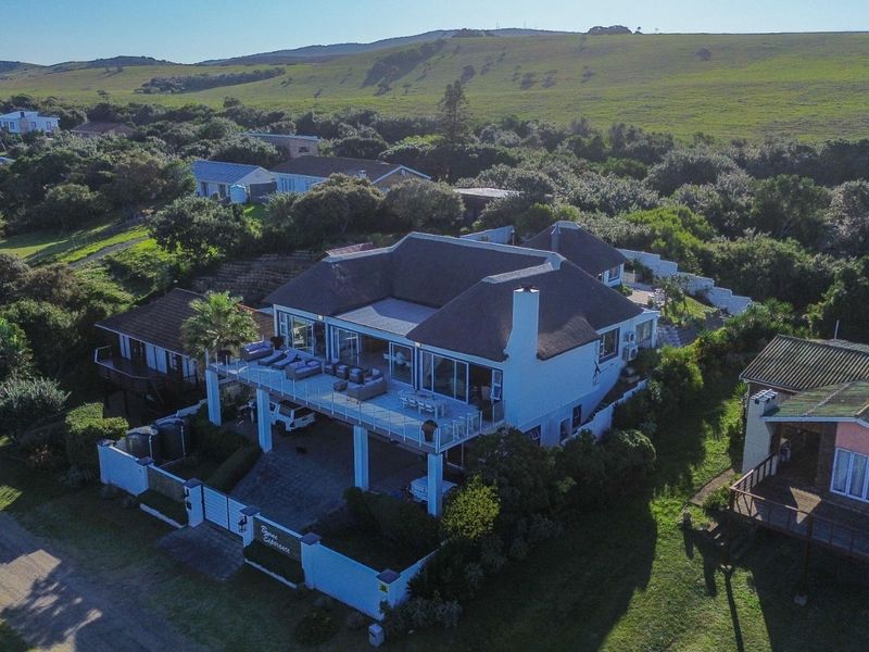 Coastal Luxury Retreat with Uninterrupted Sea Views in Cannon Rocks - Photo 6