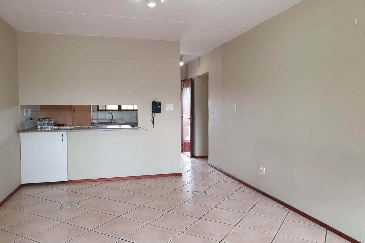 Secure 1st floor apartment in Dowerglen Ext 4 - Photo 3