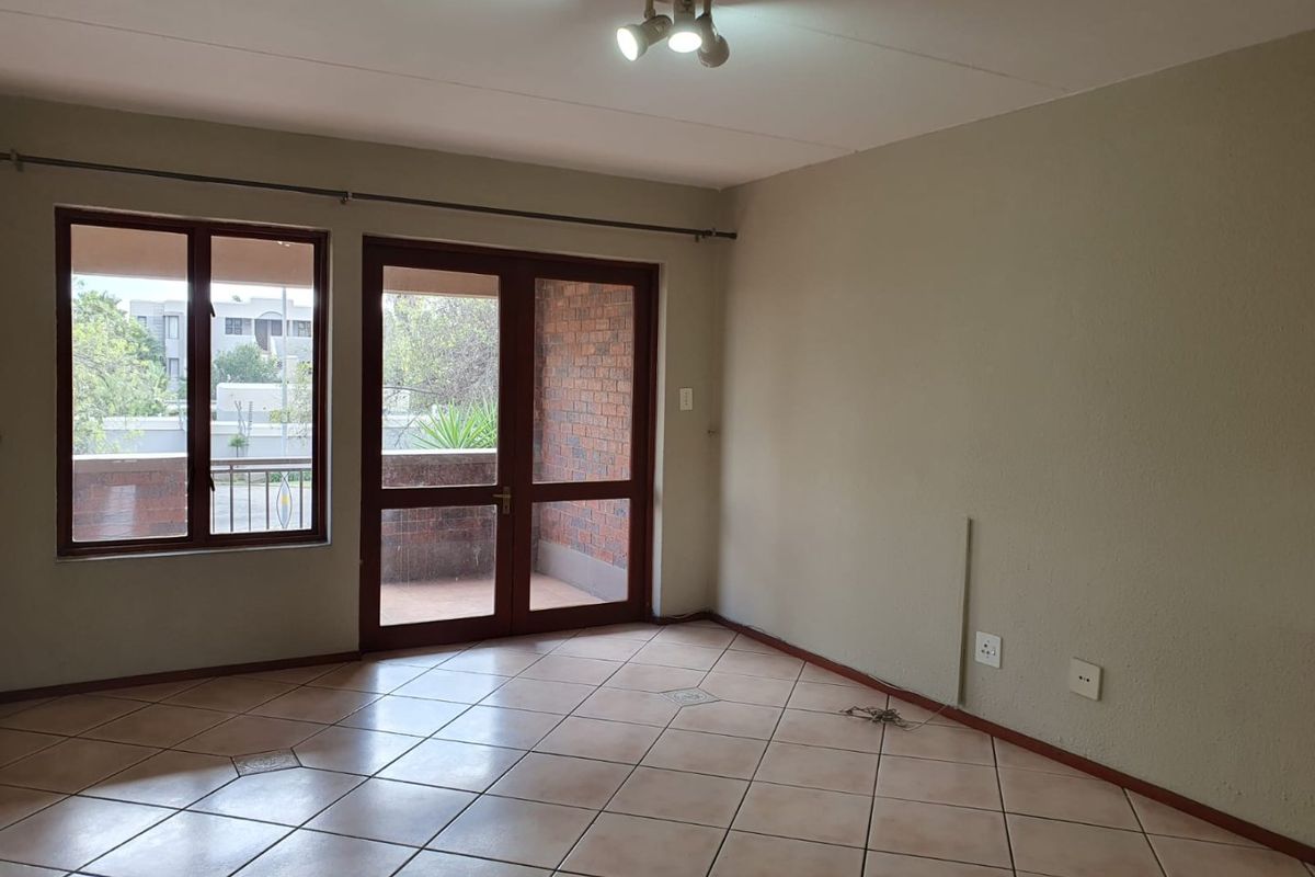 Secure 1st floor apartment in Dowerglen Ext 4 - Photo 2