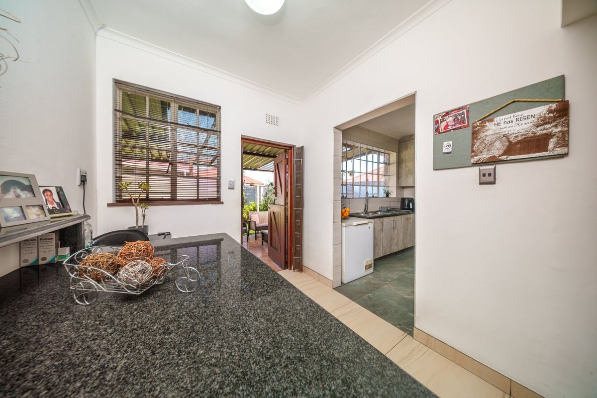 Modern Family Home with Flatlet in Kelvin Estate. - Photo 4