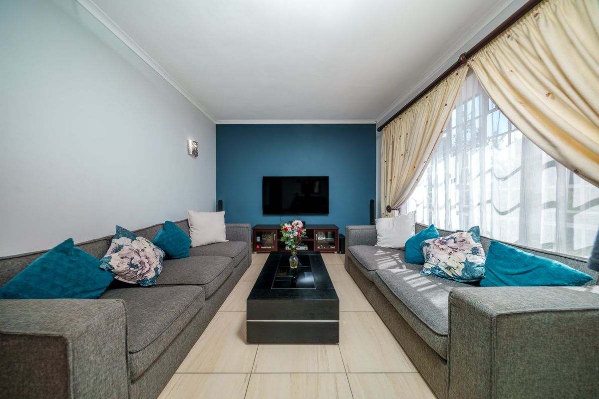 Modern Family Home with Flatlet in Kelvin Estate. - Photo 2
