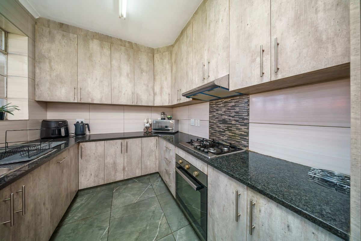 Modern Family Home with Flatlet in Kelvin Estate. - Photo 5