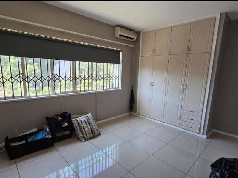 1.5 Bedrooms, 1 Bathroom Apartment To Let In Bulwer, Durban - Photo 10