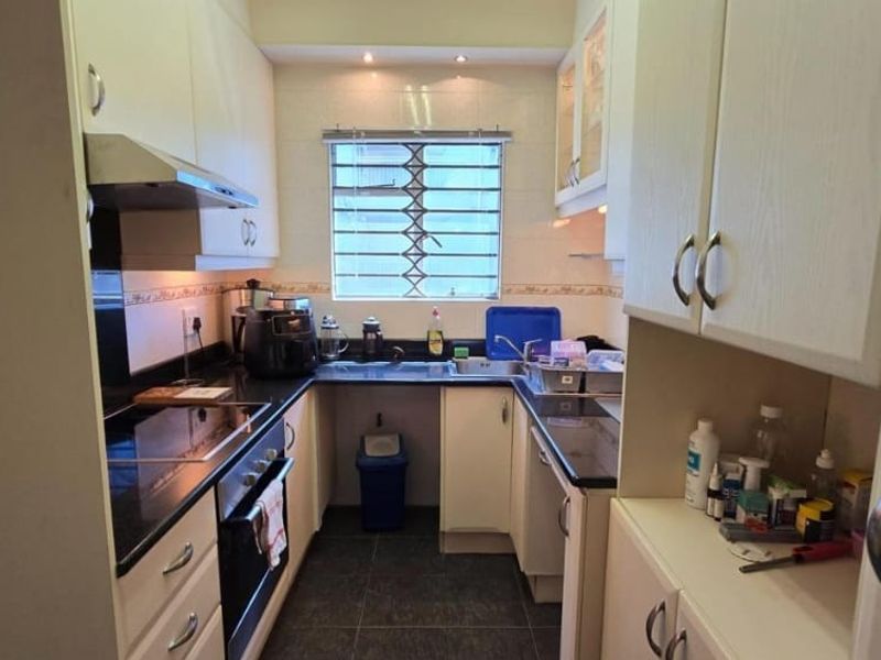 1.5 Bedrooms, 1 Bathroom Apartment To Let In Bulwer, Durban - Photo 6
