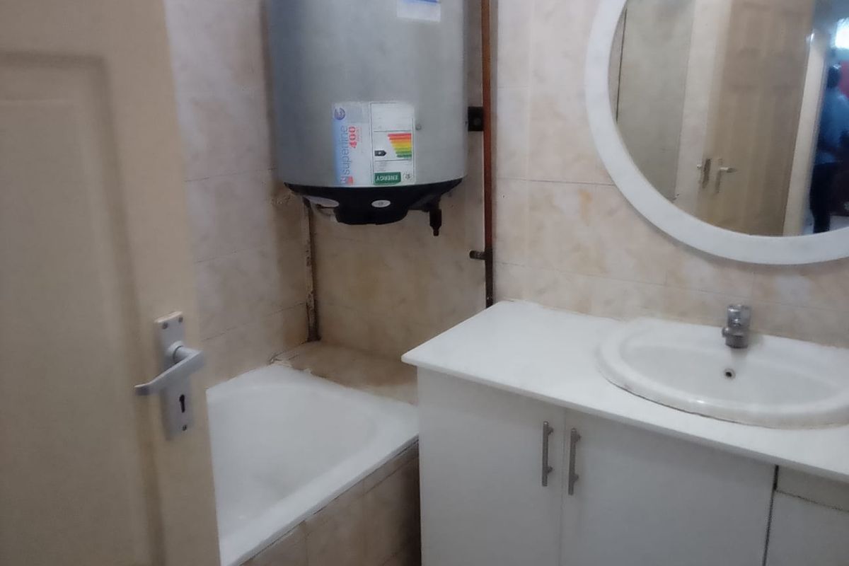 3 Bedrooms, 1 Bathroom Sharing Accommodation To Let In Durban Central, Durban  - Photo 4