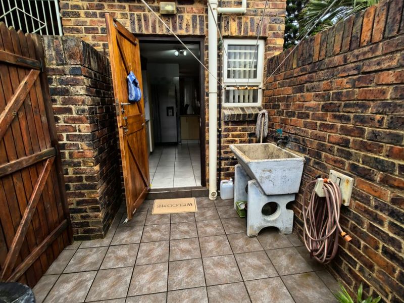 3 Bedrooms, 2 Bathrooms Apartment For Sale In Athlone Park, Amanzimtoti - Photo 9