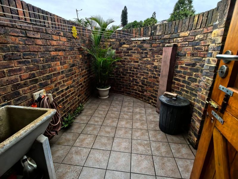 3 Bedrooms, 2 Bathrooms Apartment For Sale In Athlone Park, Amanzimtoti - Photo 8