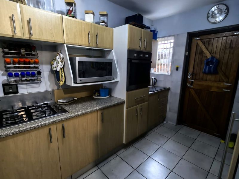 3 Bedrooms, 2 Bathrooms Apartment For Sale In Athlone Park, Amanzimtoti - Photo 7