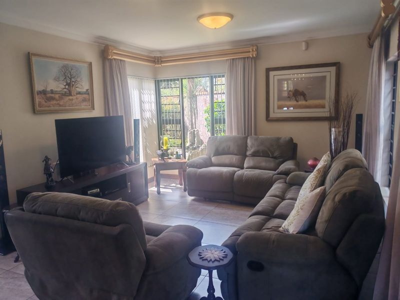 Beautiful 3 bedroom double-storey home situated in the heart of Farramre - Photo 7