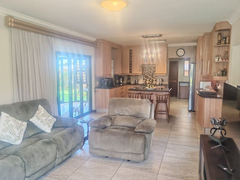 Beautiful 3 bedroom double-storey home situated in the heart of Farramre - Photo 5