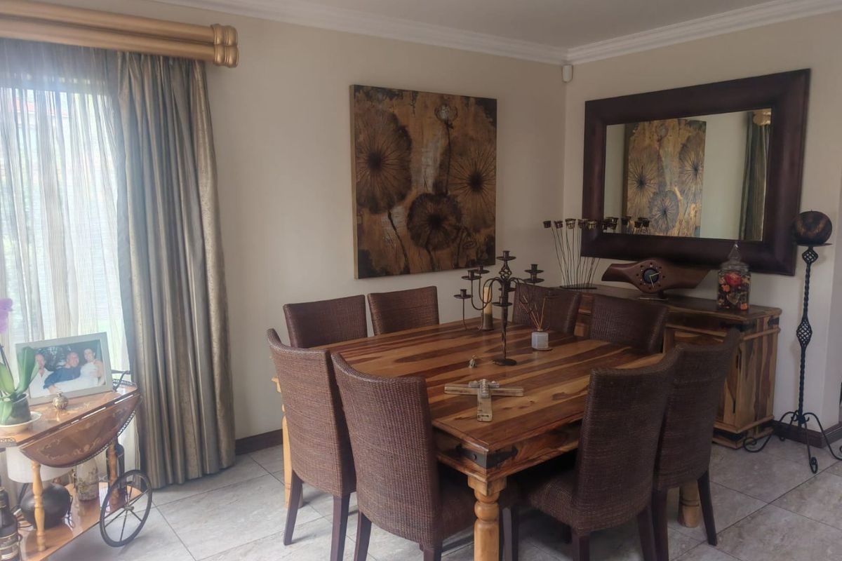 Beautiful 3 bedroom double-storey home situated in the heart of Farramre - Photo 3