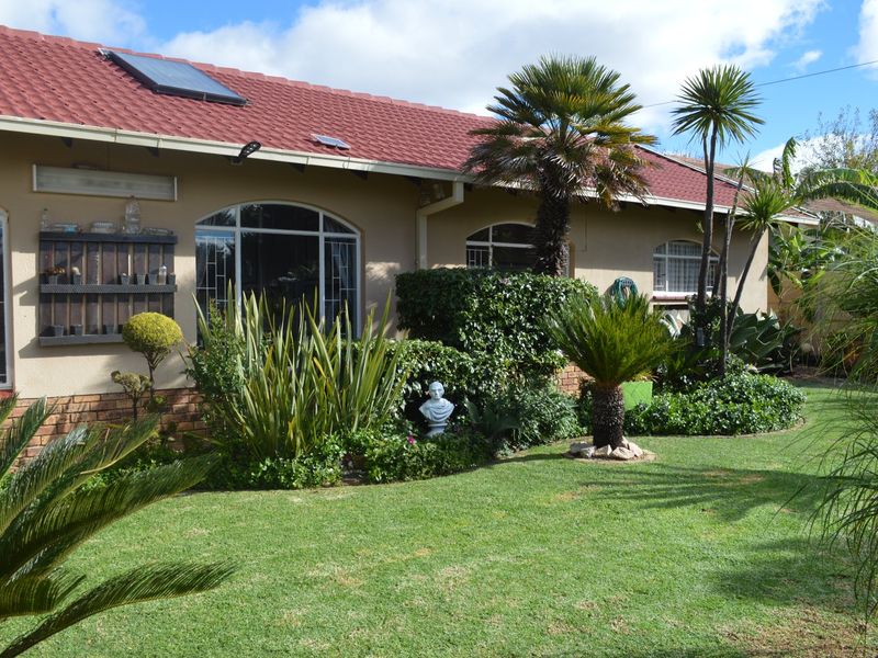 Picture-Perfect Perfection on a Prime Corner Stand in Meiringspark - Photo 8