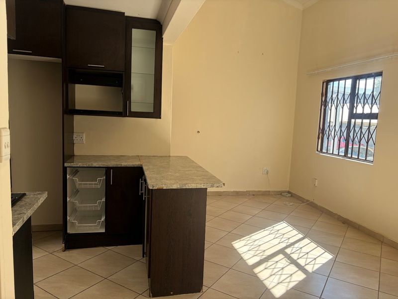 2 Bedroom 1 Bathroom for rent  - Photo 3