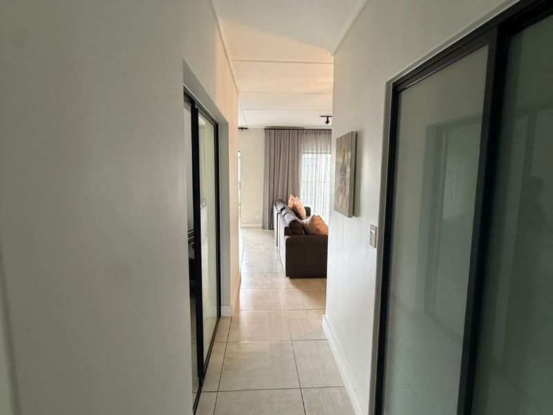 The Polofields 3 bedroom 2 bathroom  - Photo 8