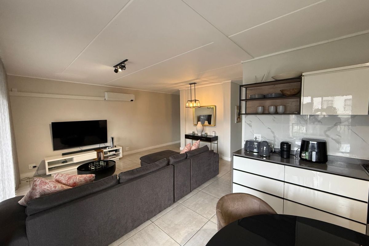 The Polofields 3 bedroom 2 bathroom  - Photo 3
