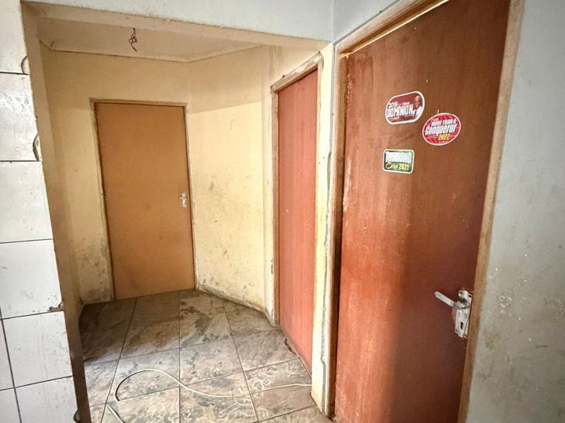 3 Bedroom Fixer-Upper Home with Garage For Sale in Kwanonqaba – R699 000 - Photo 9