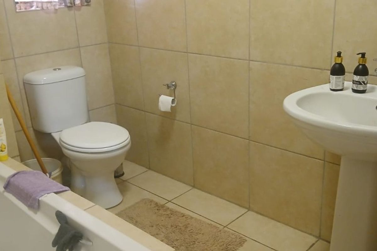 Cozy 1-Bedroom Flat – Perfect Starter Home or Investment Opportunity - Photo 3