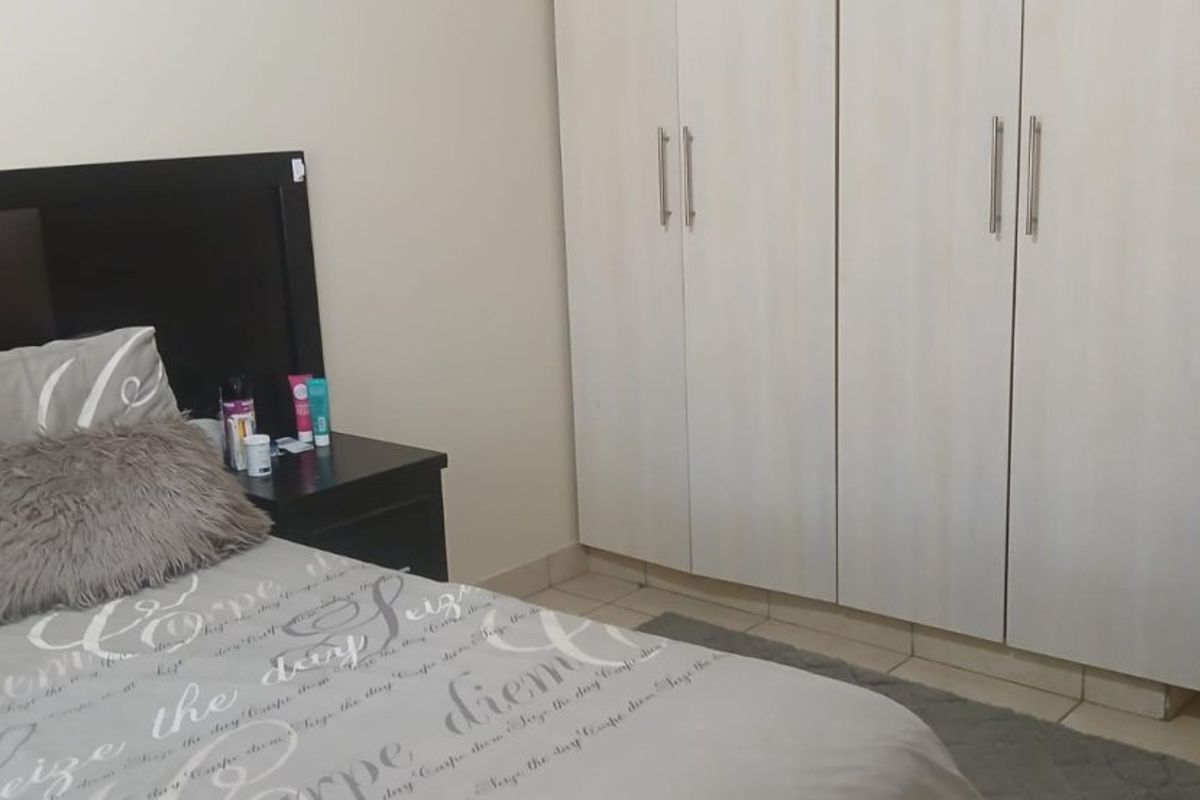 Cozy 1-Bedroom Flat – Perfect Starter Home or Investment Opportunity - Photo 4