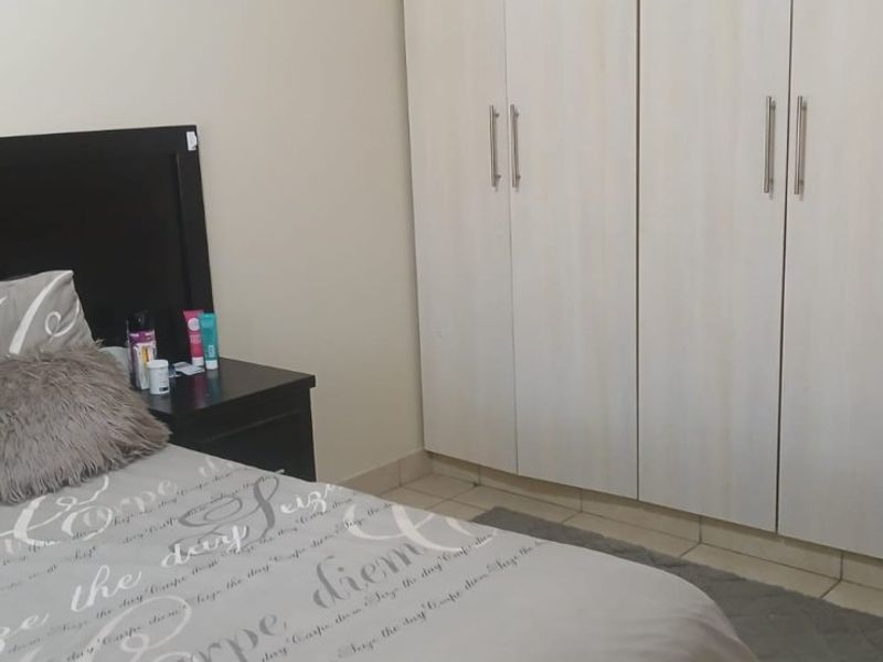 Cozy 1-Bedroom Flat – Perfect Starter Home or Investment Opportunity - Photo 4