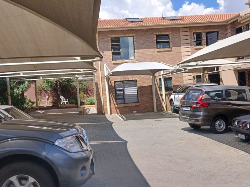 Cozy 1-Bedroom Flat – Perfect Starter Home or Investment Opportunity - Photo 1