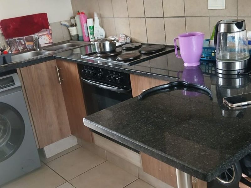 Cozy 1-Bedroom Flat – Perfect Starter Home or Investment Opportunity - Photo 2