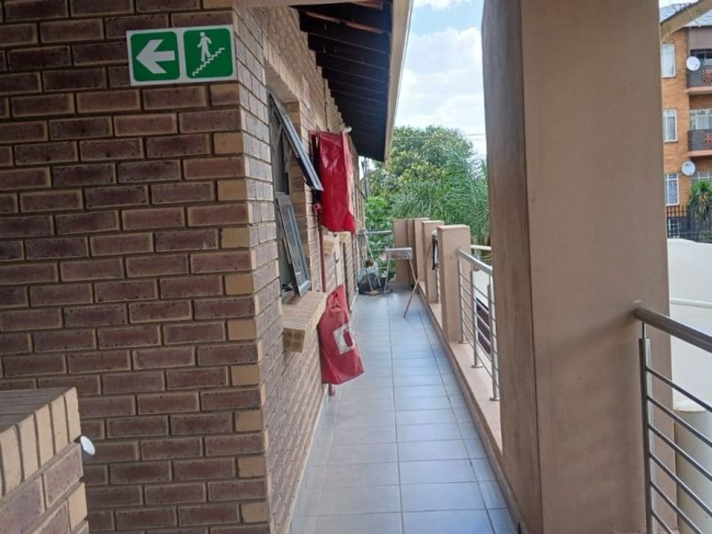 Cozy 1-Bedroom Flat – Perfect Starter Home or Investment Opportunity - Photo 4