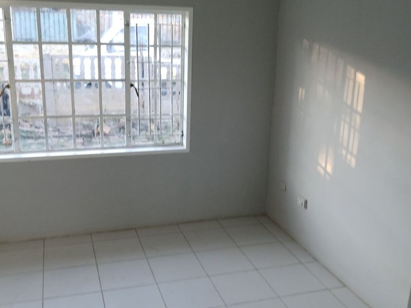 Newly Renovated 2 Bedroom Elandspoort - Photo 8
