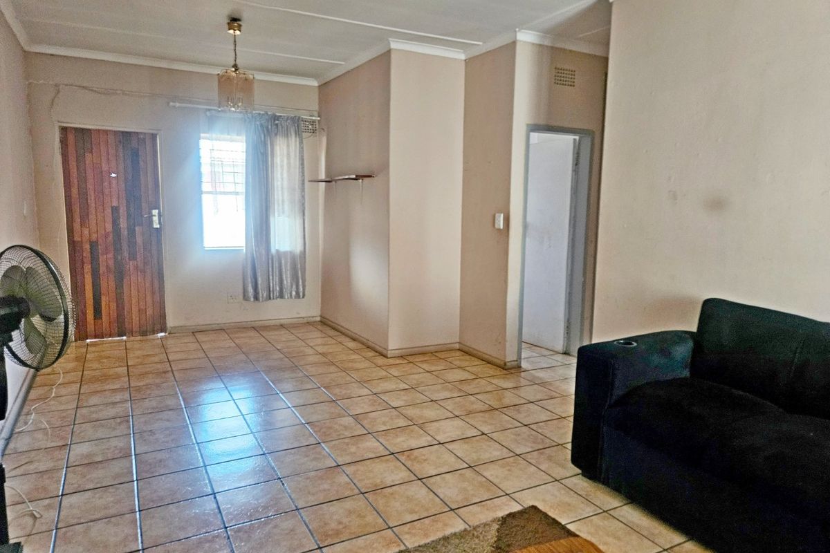 Lovely 1.5 Bedroom Apartment – Why Rent When You Can Own? - Photo 5