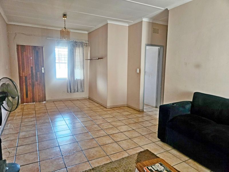 Lovely 1.5 Bedroom Apartment – Why Rent When You Can Own? - Photo 5