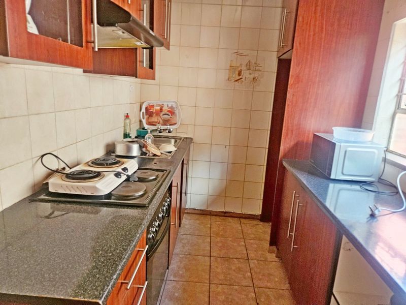Lovely 1.5 Bedroom Apartment – Why Rent When You Can Own? - Photo 7