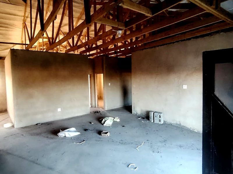 Unfinished 4 Bedroom House for Sale in East London  - Photo 5