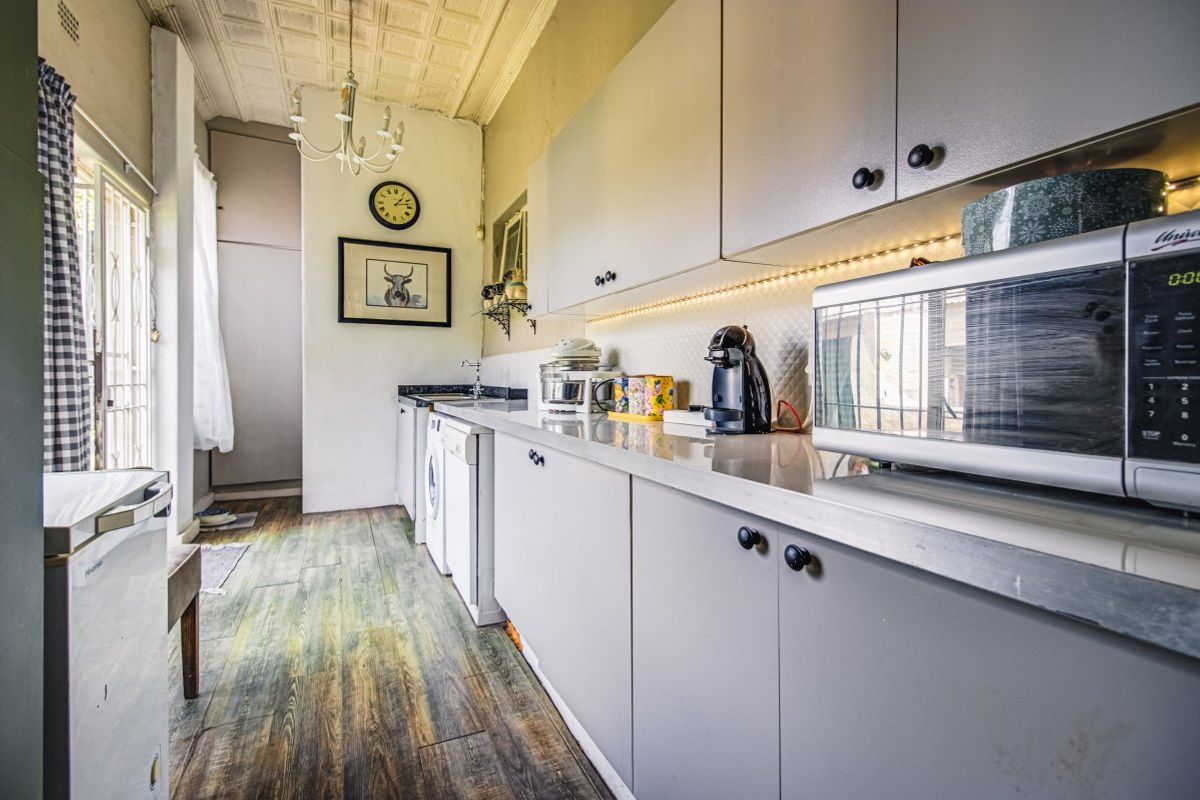 Spacious Family Home with Character & Modern Comforts! - Photo 4