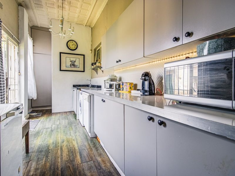 Spacious Family Home with Character & Modern Comforts! - Photo 4