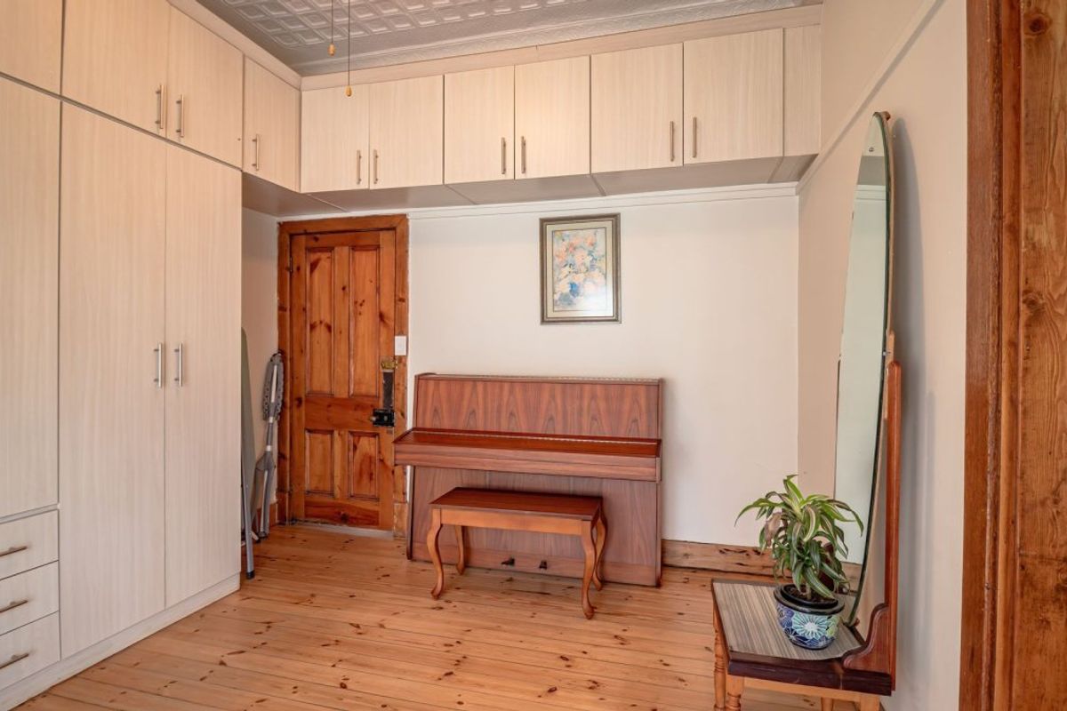 Charming Family Home with Income Potential & Modern Finishes! - Photo 5