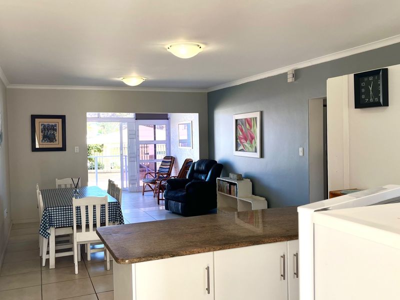EXCLUSIVE OPPORTUNITY – RETIRE OR HOLIDAY IN COMFORT & STYLE IN HARTENBOS - Photo 3