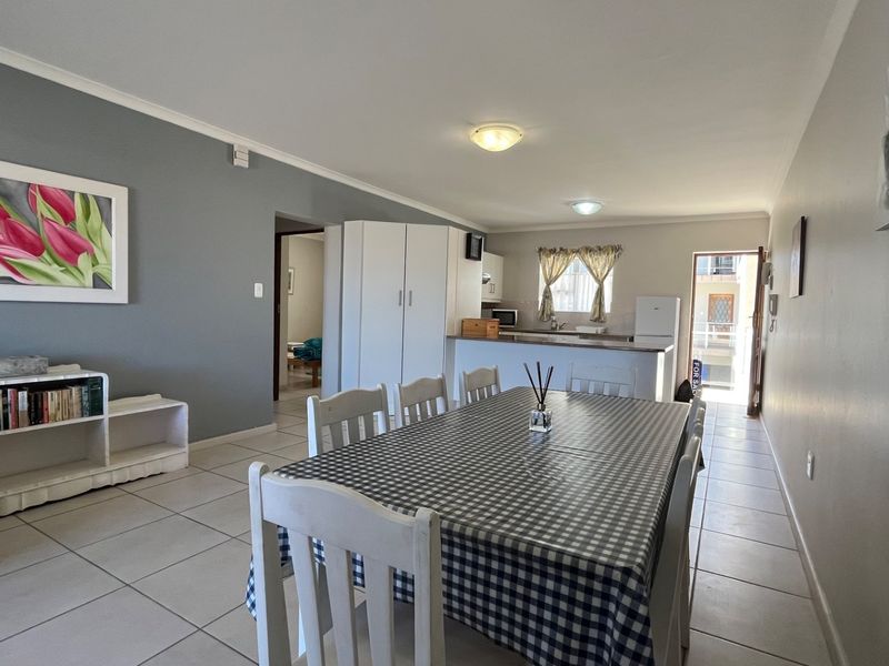 EXCLUSIVE OPPORTUNITY – RETIRE OR HOLIDAY IN COMFORT & STYLE IN HARTENBOS - Photo 7