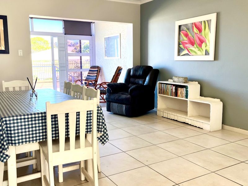 EXCLUSIVE OPPORTUNITY – RETIRE OR HOLIDAY IN COMFORT & STYLE IN HARTENBOS - Photo 8