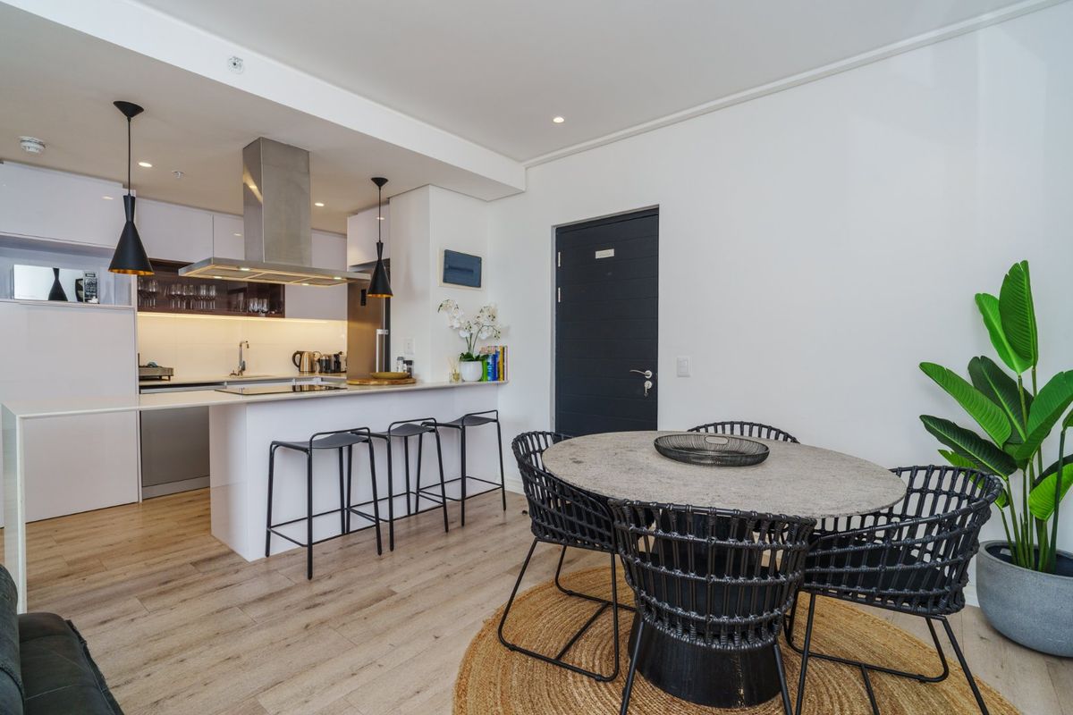 Turnkey Airbnb investment. Positioned high above Bree Street. Mountain views. - Photo 3