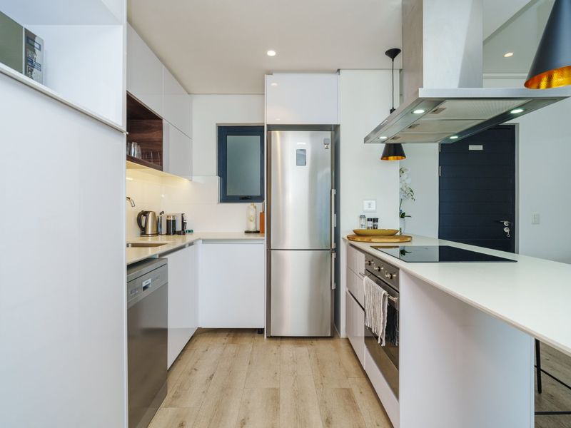 Turnkey Airbnb investment. Positioned high above Bree Street. Mountain views. - Photo 7