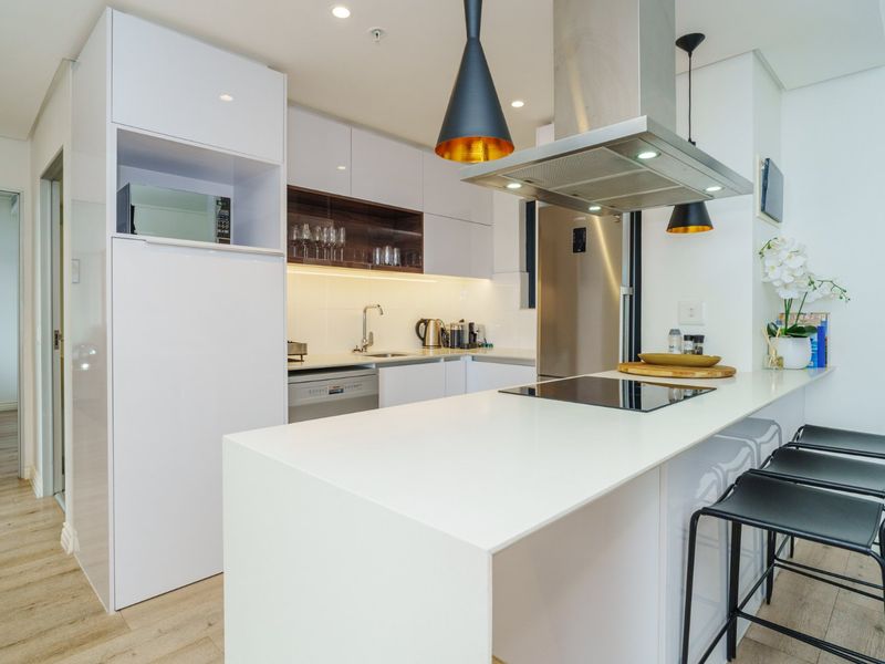 Turnkey Airbnb investment. Positioned high above Bree Street. Mountain views. - Photo 6