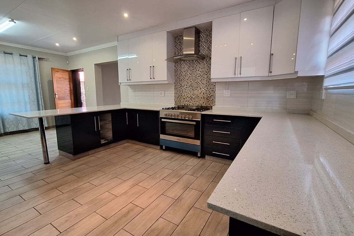 Stylish 3-Bedroom Townhouse with Modern Finishes in Kookrus  - Photo 3