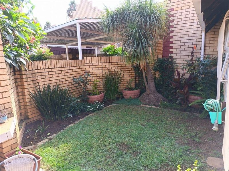 Affordable Comfortable Living In A Prime Location - Photo 3