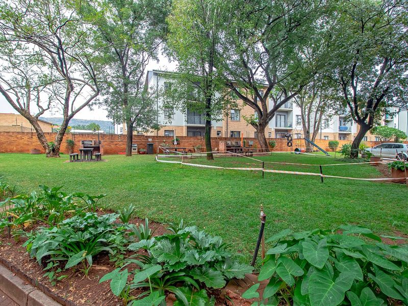 Comfortable Low-Maintenance Flat in Quiet Sinoville - Photo 6